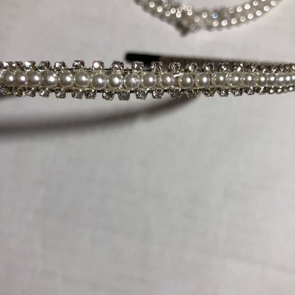 Bundled Pearl Necklace - Picture 6 of 8